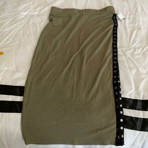 Love Tree, size small, army green